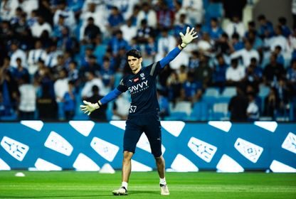 ياسين بونو حارس مرمى الهلال قبل مواجهة الخليج - 5 أبريل 2024 - X/Alhilal_FC/st