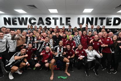 احتفال لاعبي نيوكاسل بالفوز على أرسنال - 2 نوفمبر 2024 - X/@NUFC