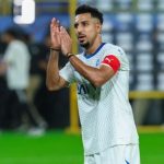 سالم الدوسري يحيي جمهور الهلال بعد مواجهة النصر بديربي الرياض في الدوري السعودي - 1 نوفمبر 2024 - X/@Alhilal_EN