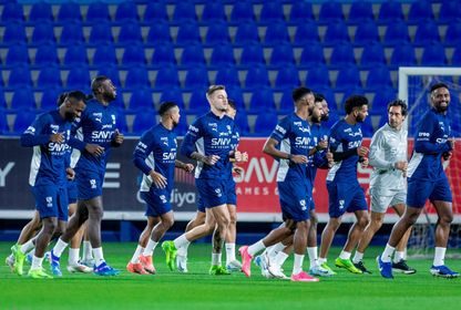 لاعبو الهلال السعودي في حصة تدريبية قبل مواجهة الاتفاق - 7 نوفمبر 2024 - X/@Alhilal_FC