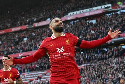 المصري محمد صلاح نجم ليفربول الإنجليزي يحتفل بهدفه في شباك تشيلسي في الدوري الإنجليزي الممتاز - 20 أكتوبر 2024 - X/@LFC