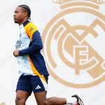 ديفيد ألابا مدافع ريال مدريد يقترب من العودة بعد غياب طويل - 10 أكتوبر 2024 - X @David Alaba