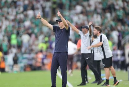 لوران بلان مدرب الاتحاد خلال مباراة الاهلي بالدوري السعودي- 31 أكتوبر 2024 - X/@aawsat_spt